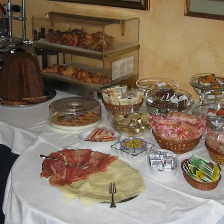 Hotel Nigahotel 3*